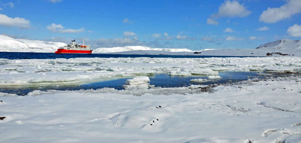 Ship-at-Deception-Isand, Antarctica, photo by GoErinGo